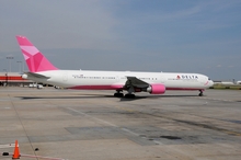 Delta Airlines Pink Plane to support Breast Cancer Awareness. Photo courtesy of Delta Airlines.